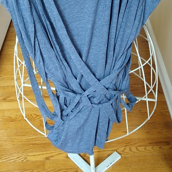 Boundary & Co. Top - Picture 3 of 10